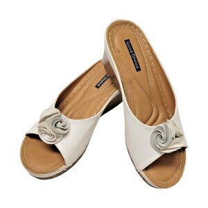 GOOD CHOICE Woman WHITE Mule Slip On Sandals Slide Rosette Accent size 7.5
